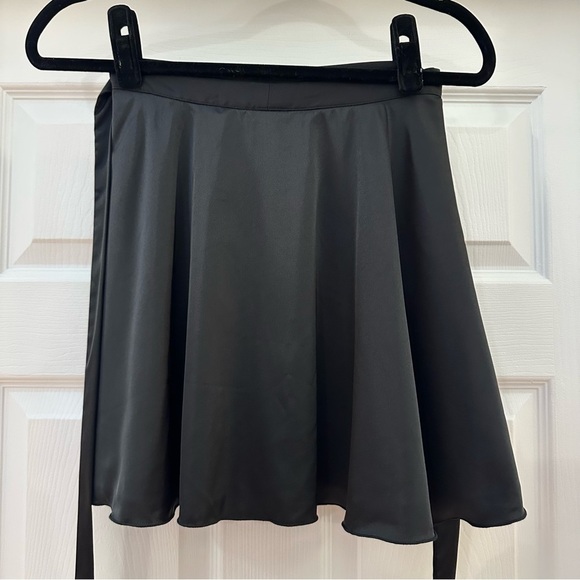 Commense Satin Wrap Tie Mini Skirt Black sz Small - Picture 5 of 6